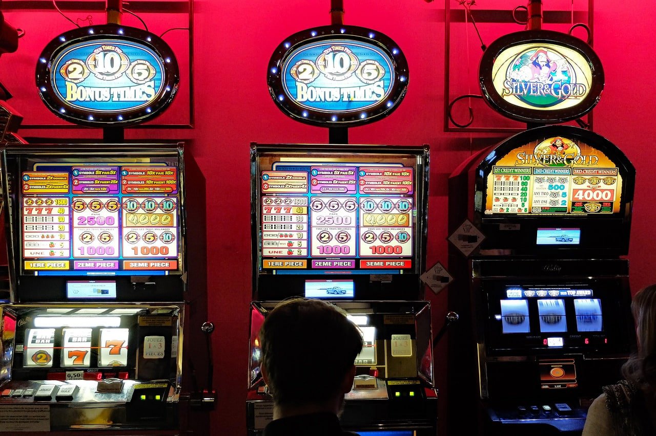 det 333 sports and casino hub content display for cricket and football readers